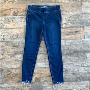 Old Navy Rockstar Jeggings, Size 6, raw hem